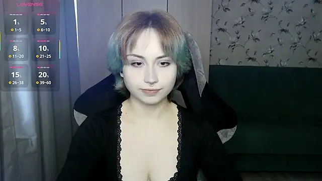 Snapshot of LeisaHopperstad chatting on 05/15/26, 12:23 LeisaHopperstad online show from 05/15/26, 12:23