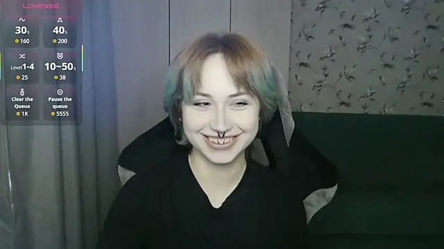 Snapshot of LeisaHopperstad chatting on 05/16/26, 12:15 LeisaHopperstad online show from 05/16/26, 12:15