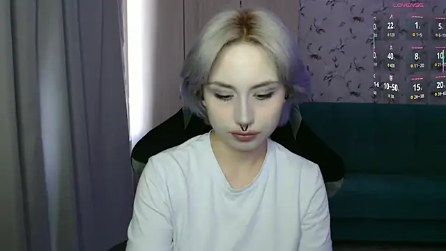 Snapshot of LeisaHopperstad chatting on 07/20/26, 10:39 LeisaHopperstad online show from 07/20/26, 10:39
