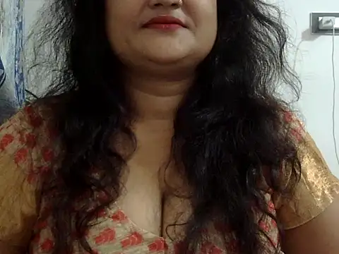 aarohee9 online show from 11/11/25, 09:42