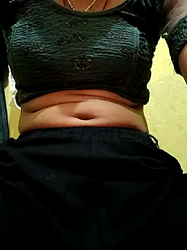 Snapshot of misskomal97 chatting on 09/25/25, 10:52 misskomal97 online show from 09/25/25, 10:52