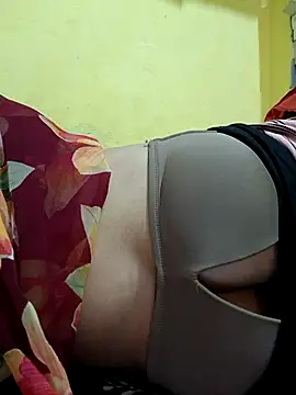 Snapshot of misskomal97 chatting on 09/26/25, 08:51 misskomal97 online show from 09/26/25, 08:51