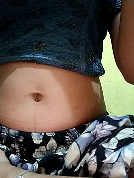 Snapshot of misskomal97 chatting on 10/21/25, 04:41 misskomal97 online show from 10/21/25, 04:41