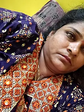 navyasree143 online show from 10/20/25, 10:43