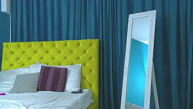 Snapshot of RubyHills chatting on 10/29/25, 05:10 RubyHills online show from 10/29/25, 05:10