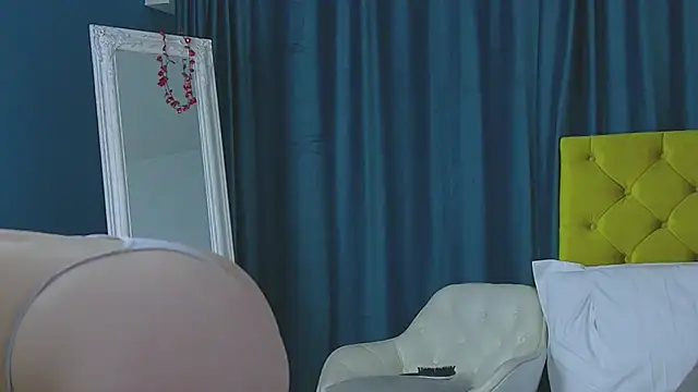 Snapshot of RubyHills chatting on 02/15/26, 05:04 RubyHills online show from 02/15/26, 05:04