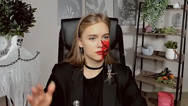 JuneWoods online show from 10/25/25, 09:39