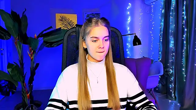 JuneWoods online show from 12/15/25, 06:28