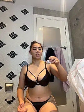 Snapshot of blueburrypie chatting on 02/21/26, 05:36 blueburrypie online show from 02/21/26, 05:36