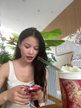 Snapshot of sharony_x chatting on 04/12/26, 08:19 sharony x online show from 04/12/26, 08:19