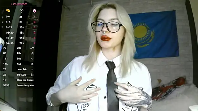 MernaGoggin online show from 09/29/25, 02:44