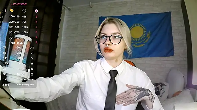 MernaGoggin online show from 09/30/25, 09:36