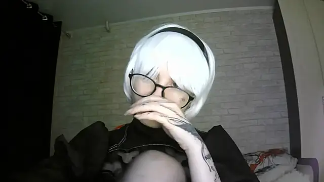 MernaGoggin online show from 10/25/25, 09:09