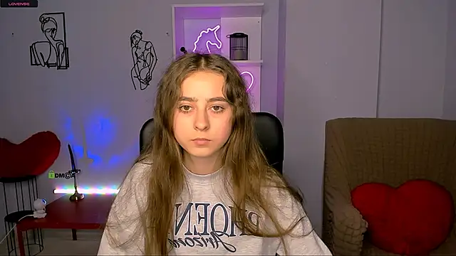 rebecca smile online show from 11/10/25, 01:10