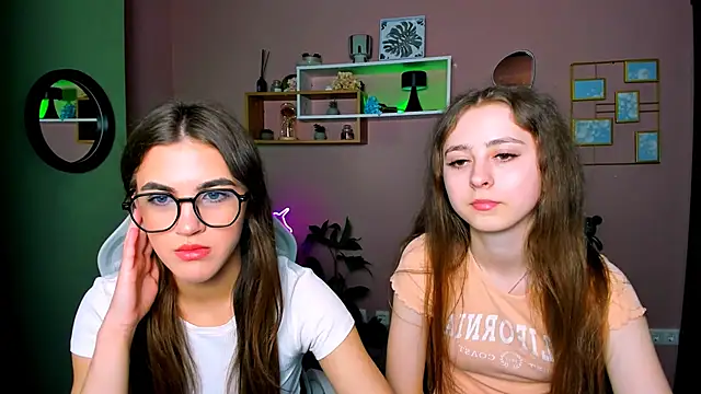 rebecca smile online show from 03/26/26, 01:17