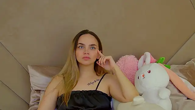 Snapshot of AnitaVenture chatting on 11/09/25, 04:11 AnitaVenture online show from 11/09/25, 04:11