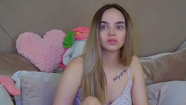 Snapshot of AnitaVenture chatting on 11/16/25, 04:07 AnitaVenture online show from 11/16/25, 04:07