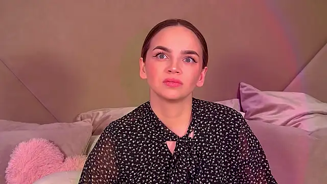 Snapshot of AnitaVenture chatting on 11/28/25, 04:26 AnitaVenture online show from 11/28/25, 04:26