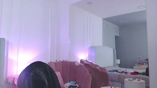 ChantalGarner online show from 10/31/25, 12:50