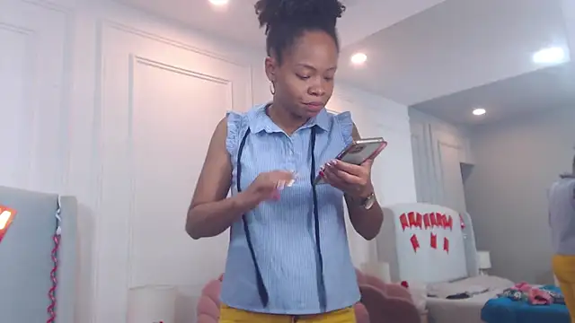 ChantalGarner online show from 11/25/25, 01:00