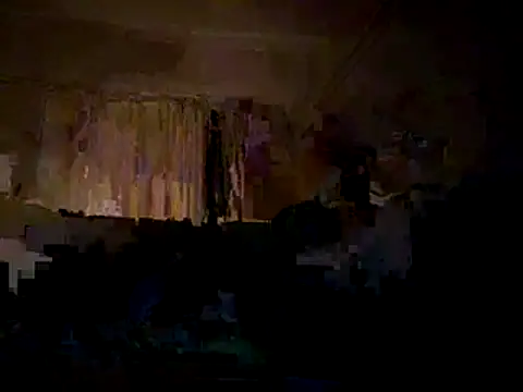 Snapshot of ThrowedWorldWide chatting on 11/15/25, 12:19 ThrowedWorldWide online show from 11/15/25, 12:19