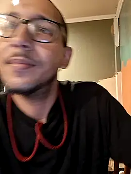 ThrowedWorldWide online show from 12/02/25, 12:27