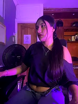 Snapshot of Anahi_Malkova chatting on 10/21/25, 05:41 Anahi Malkova online show from 10/21/25, 05:41