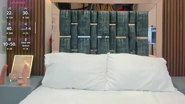 Snapshot of celestebellmont chatting on 10/14/25, 12:50 celestebellmont online show from 10/14/25, 12:50