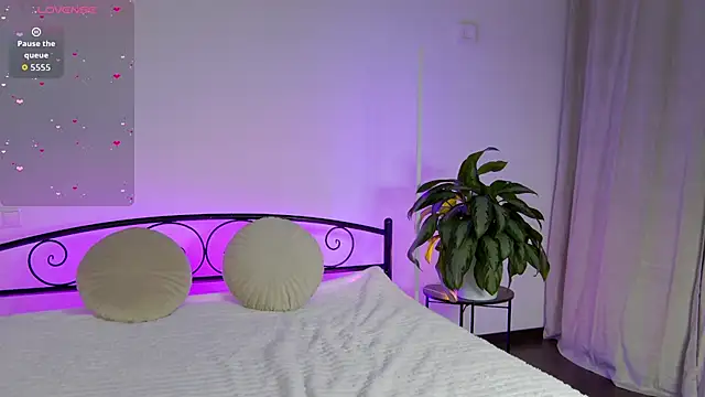 KariDollar online show from 12/03/25, 06:43