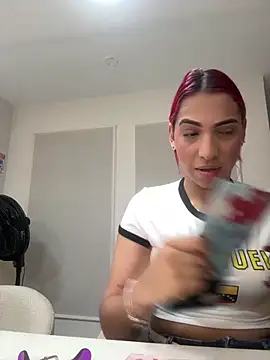 Snapshot of theladymonserrateshow chatting on 01/16/26, 12:20 theladymonserrateshow online show from 01/16/26, 12:20