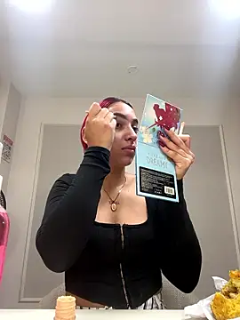 Snapshot of theladymonserrateshow chatting on 01/19/26, 11:47 theladymonserrateshow online show from 01/19/26, 11:47