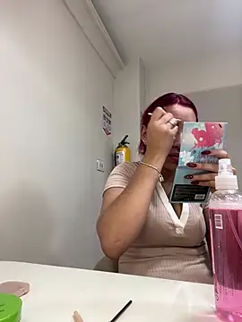 Snapshot of theladymonserrateshow chatting on 02/03/26, 11:48 theladymonserrateshow online show from 02/03/26, 11:48