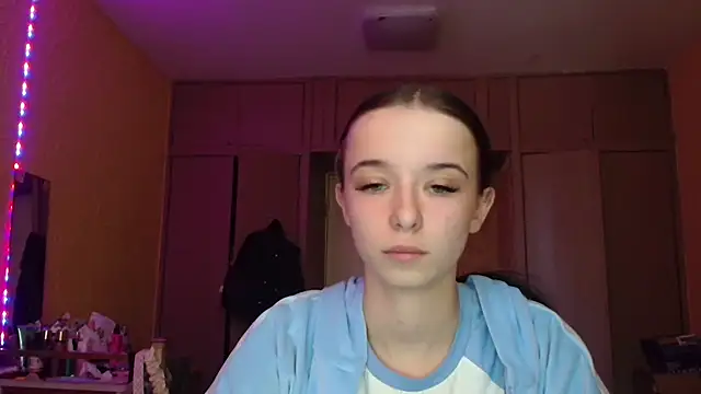 Emilia Light online show from 04/27/26, 07:39