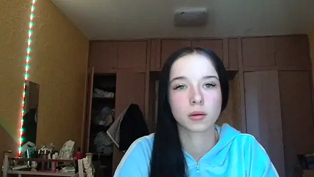 Emilia Light online show from 04/29/26, 08:07