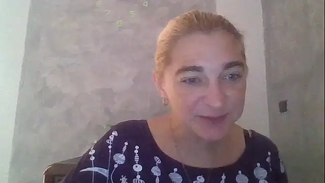 Snapshot of GoldenAngelMilf chatting on 10/01/25, 11:38 GoldenAngelMilf online show from 10/01/25, 11:38