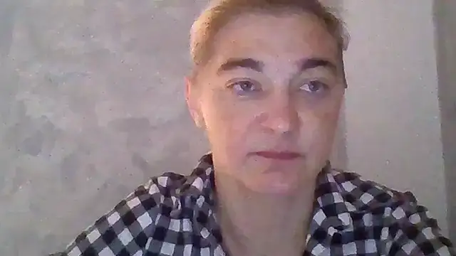 Snapshot of GoldenAngelMilf chatting on 10/20/25, 07:20 GoldenAngelMilf online show from 10/20/25, 07:20