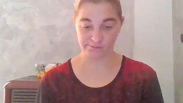 Snapshot of GoldenAngelMilf chatting on 11/06/25, 01:01 GoldenAngelMilf online show from 11/06/25, 01:01