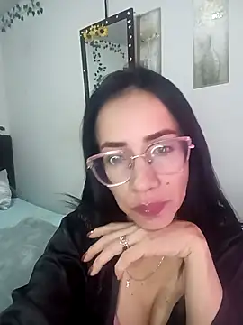 Snapshot of YaraDuartee chatting on 01/14/26, 12:38 YaraDuartee online show from 01/14/26, 12:38