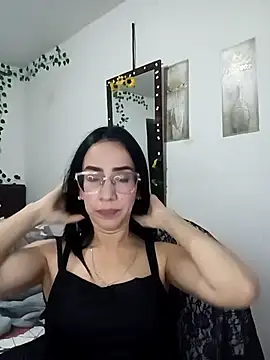 Snapshot of YaraDuartee chatting on 01/17/26, 11:41 YaraDuartee online show from 01/17/26, 11:41