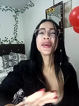 Snapshot of YaraDuartee chatting on 02/19/26, 01:23 YaraDuartee online show from 02/19/26, 01:23