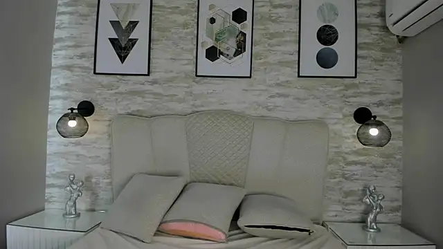 Snapshot of ashlye_collins chatting on 12/04/25, 08:06 ashlye collins online show from 12/04/25, 08:06