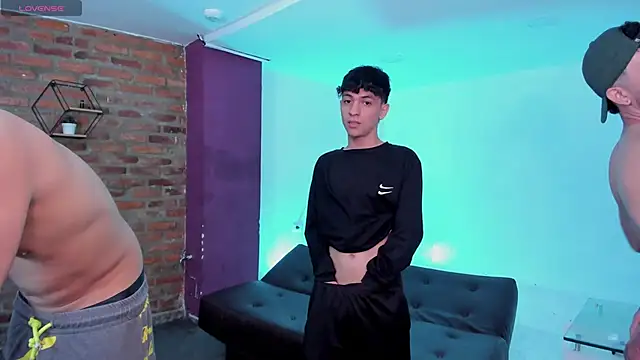 Spaceboys18 online show from 04/14/26, 08:48