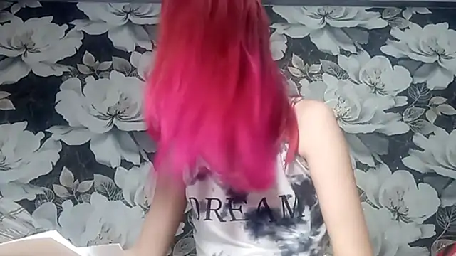 LiaCusson online show from 10/01/25, 01:11