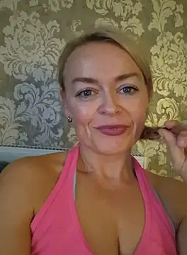 Snapshot of demidelightfulxx chatting on 09/27/25, 04:45 demidelightfulxx online show from 09/27/25, 04:45