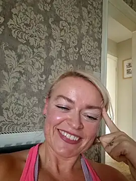 Snapshot of demidelightfulxx chatting on 09/29/25, 01:16 demidelightfulxx online show from 09/29/25, 01:16