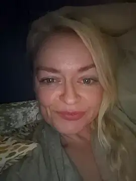 Snapshot of demidelightfulxx chatting on 10/29/25, 09:05 demidelightfulxx online show from 10/29/25, 09:05