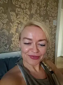 Snapshot of demidelightfulxx chatting on 11/04/25, 08:35 demidelightfulxx online show from 11/04/25, 08:35