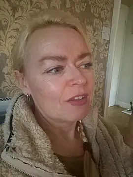 Snapshot of demidelightfulxx chatting on 11/09/25, 08:45 demidelightfulxx online show from 11/09/25, 08:45