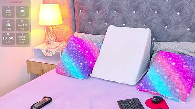 Snapshot of LiaTeylor chatting on 10/22/25, 07:13 LiaTeylor online show from 10/22/25, 07:13