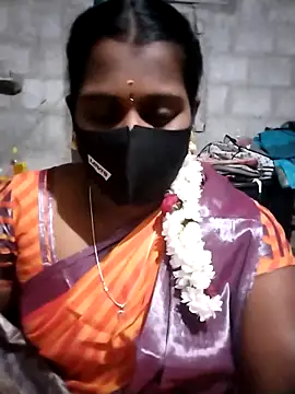 Snapshot of Tamil_Hot_Sandy chatting on 01/05/26, 05:38 Tamil Hot Sandy online show from 01/05/26, 05:38
